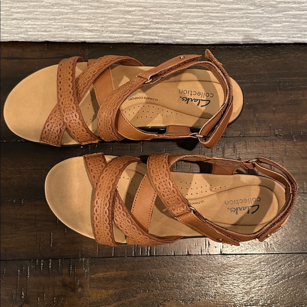 Clarks Women's Brown Strappy Sandals NIB - Picture 4 of 6